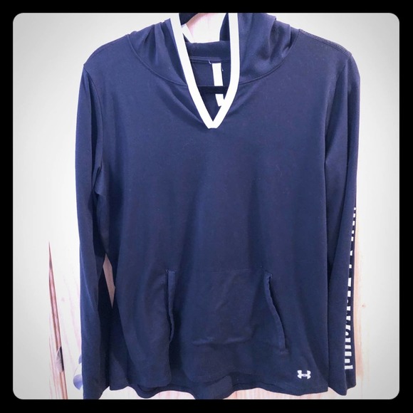 Under Armour hoodie Youth XL w/ white graphics - Picture 1 of 4